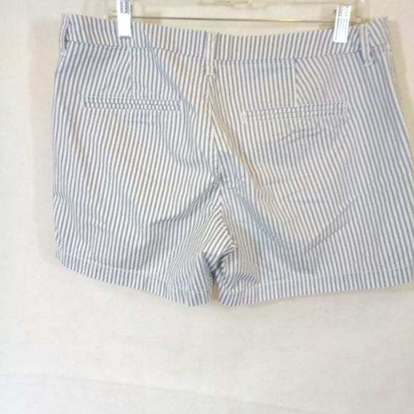 Old Navy Blue White Striped Flat Front Shorts Size 12 - Picture 3 of 4